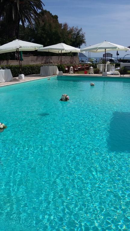 Albergo Romana กาโปลิเวรี ภายนอก รูปภาพ