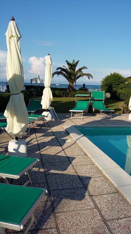 Albergo Romana กาโปลิเวรี ภายนอก รูปภาพ