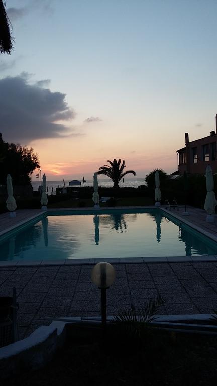 Albergo Romana กาโปลิเวรี ภายนอก รูปภาพ